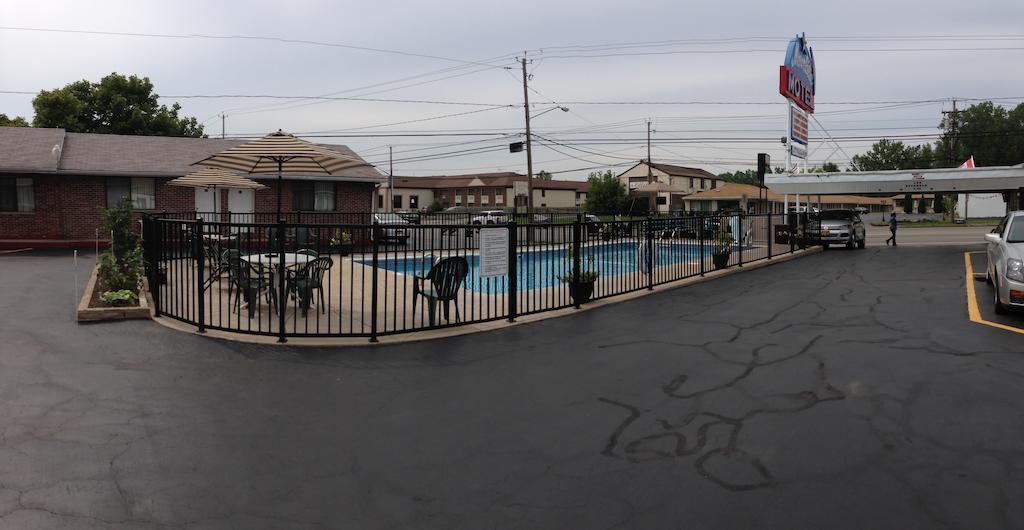 Moonlite Motel